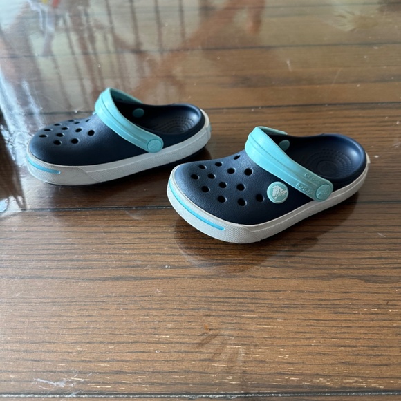 Crocs - Picture 2 of 6